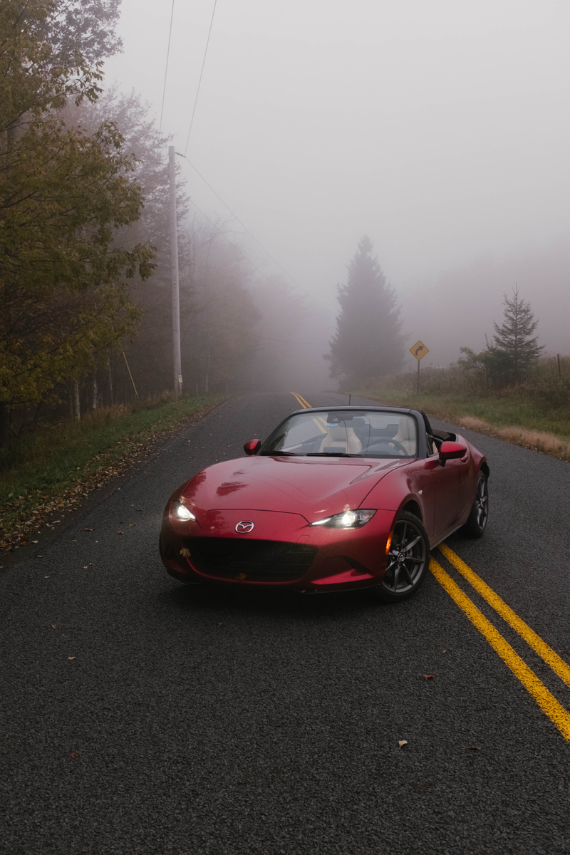 Illustration for article titled 2019 Mazda Miata VS. 2018 Volkswagen Golf GTI: Which To Buy?